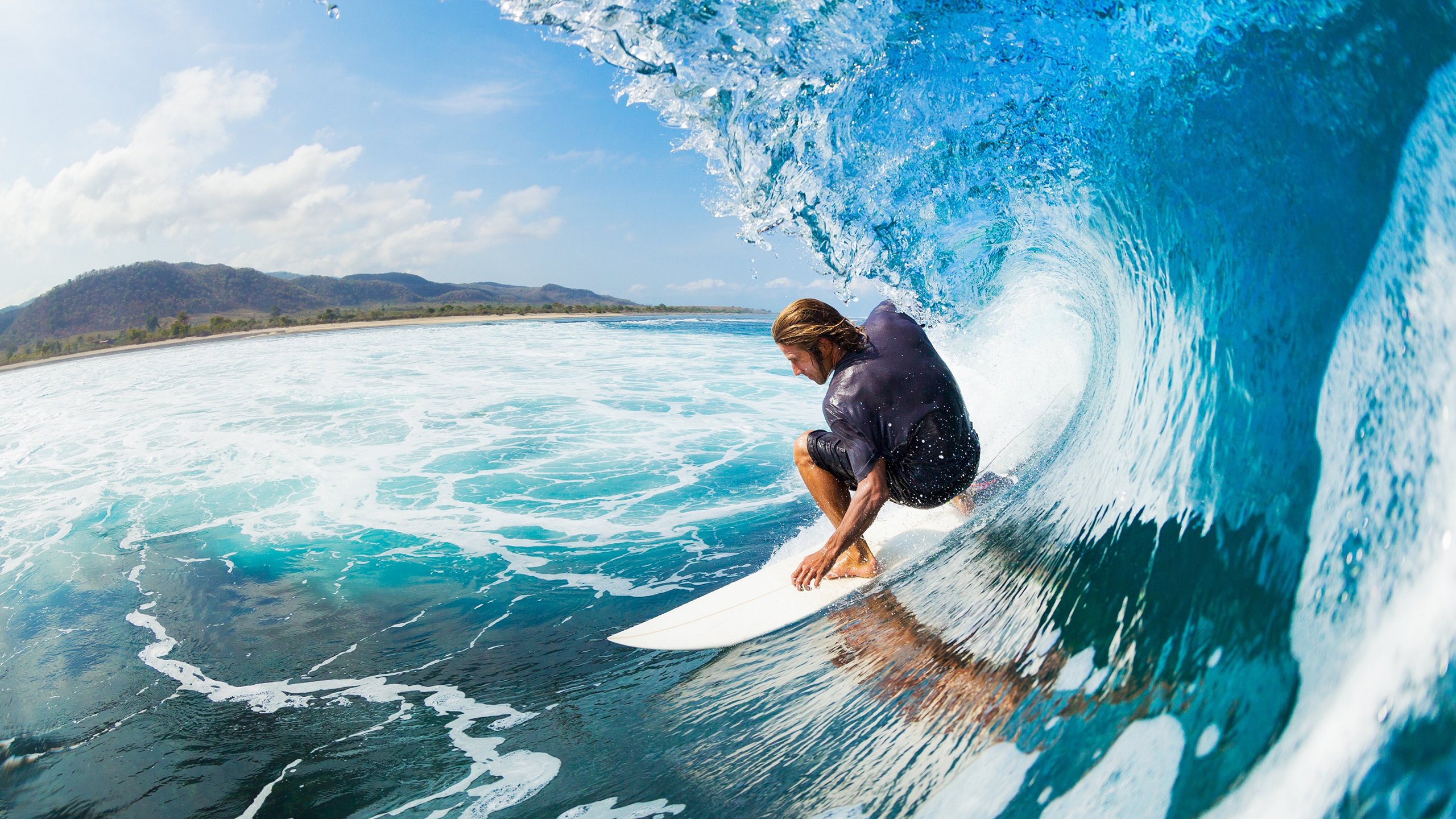 皇马在西班牙超级杯决赛中4-1战胜巴萨，夺得冠军，皇马vs西班牙人回放